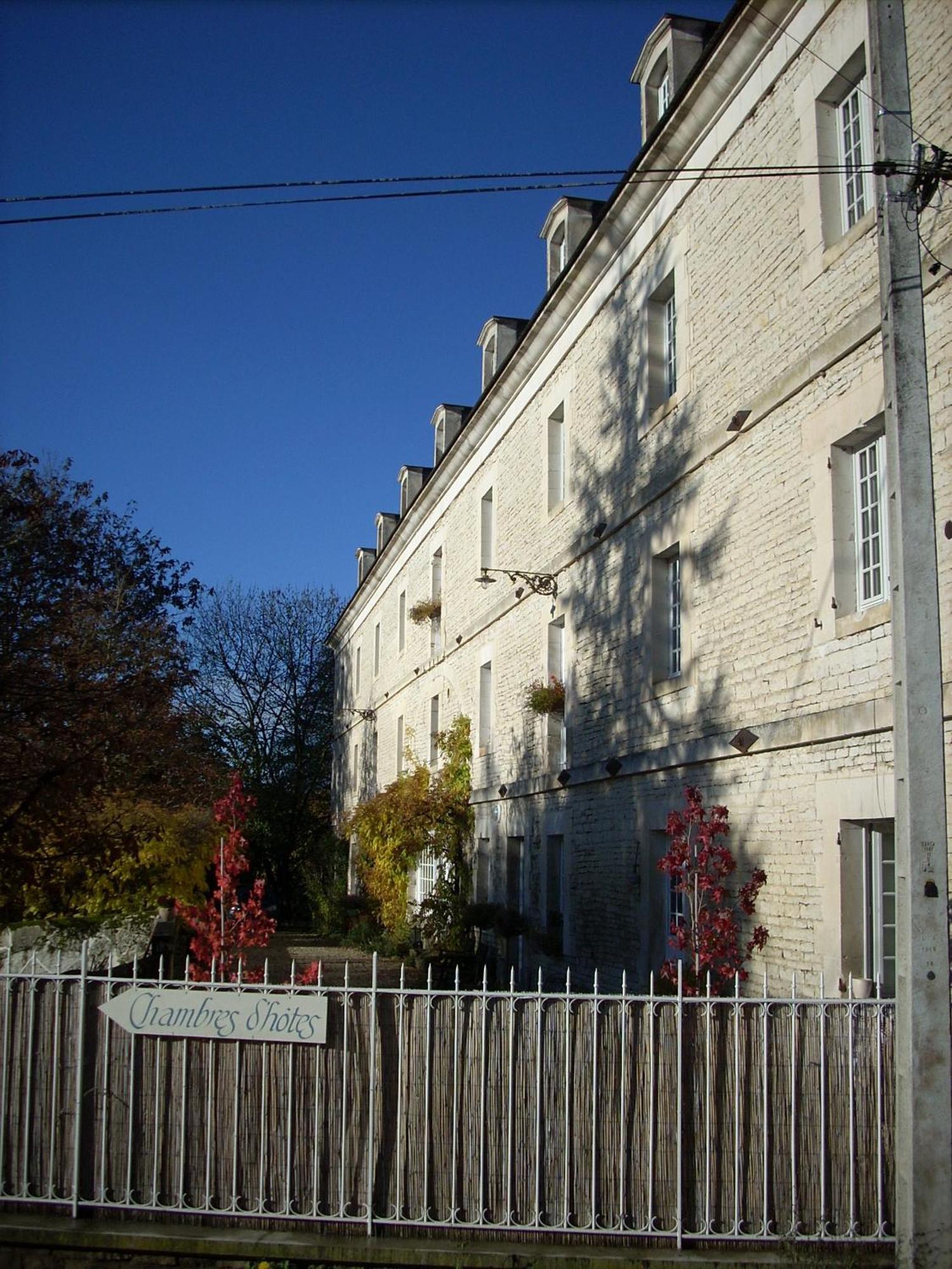 Bed and Breakfast Le Moulin De Poilly Экстерьер фото