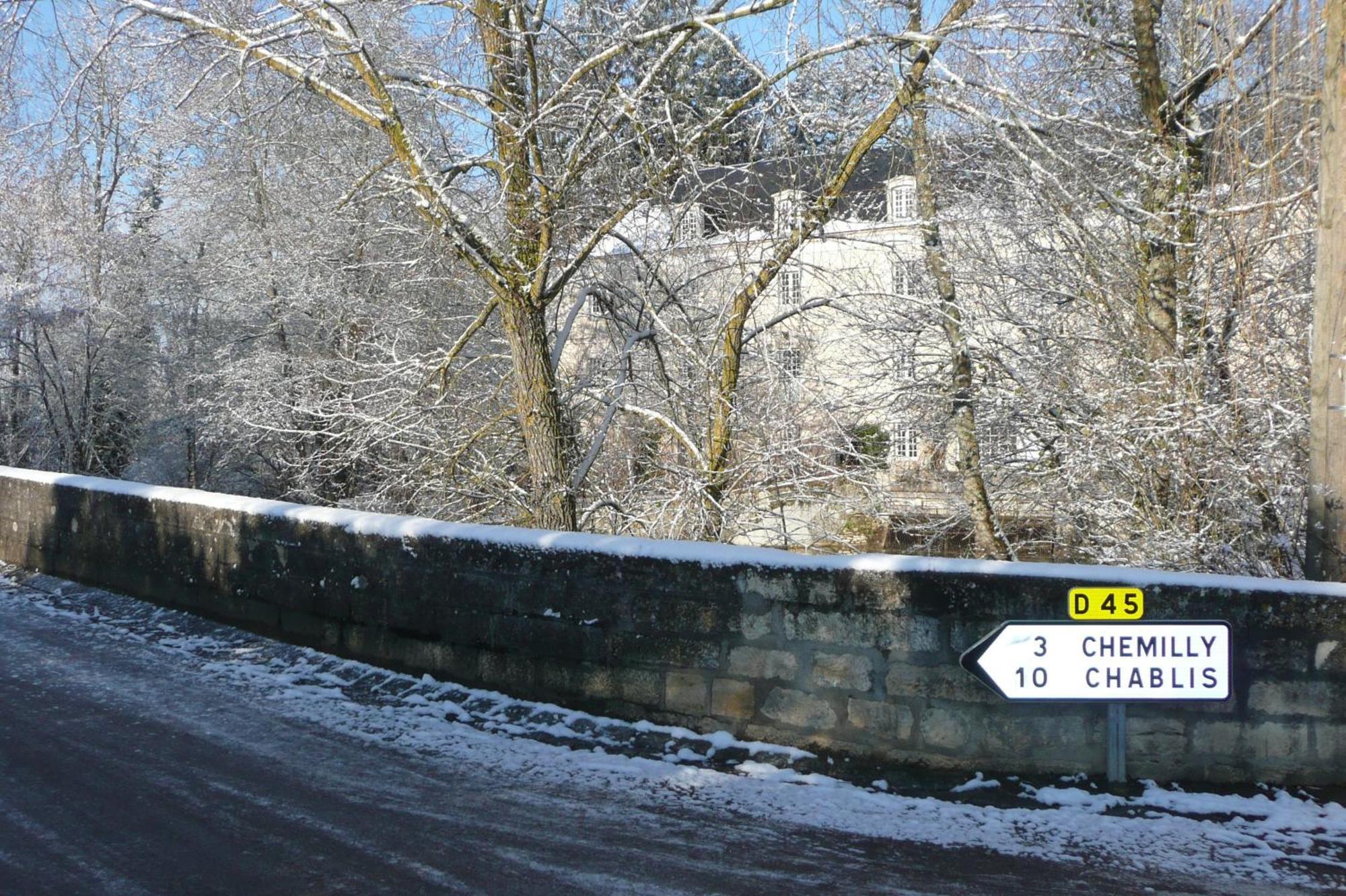 Bed and Breakfast Le Moulin De Poilly Экстерьер фото